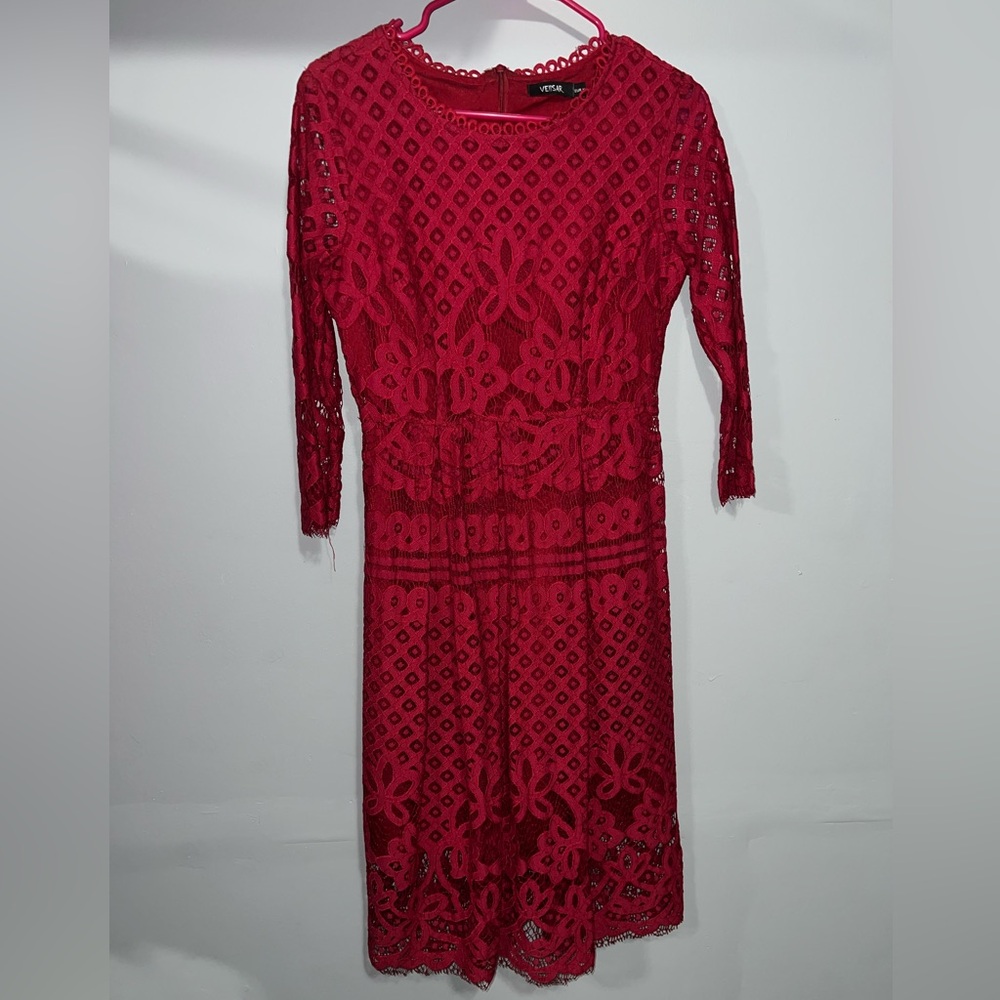 Beautiful red lace dress brand veiisar size is M